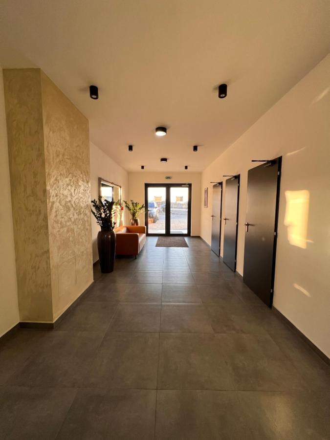 Rivapark Apartman Dunaszerdahely Kültér fotó