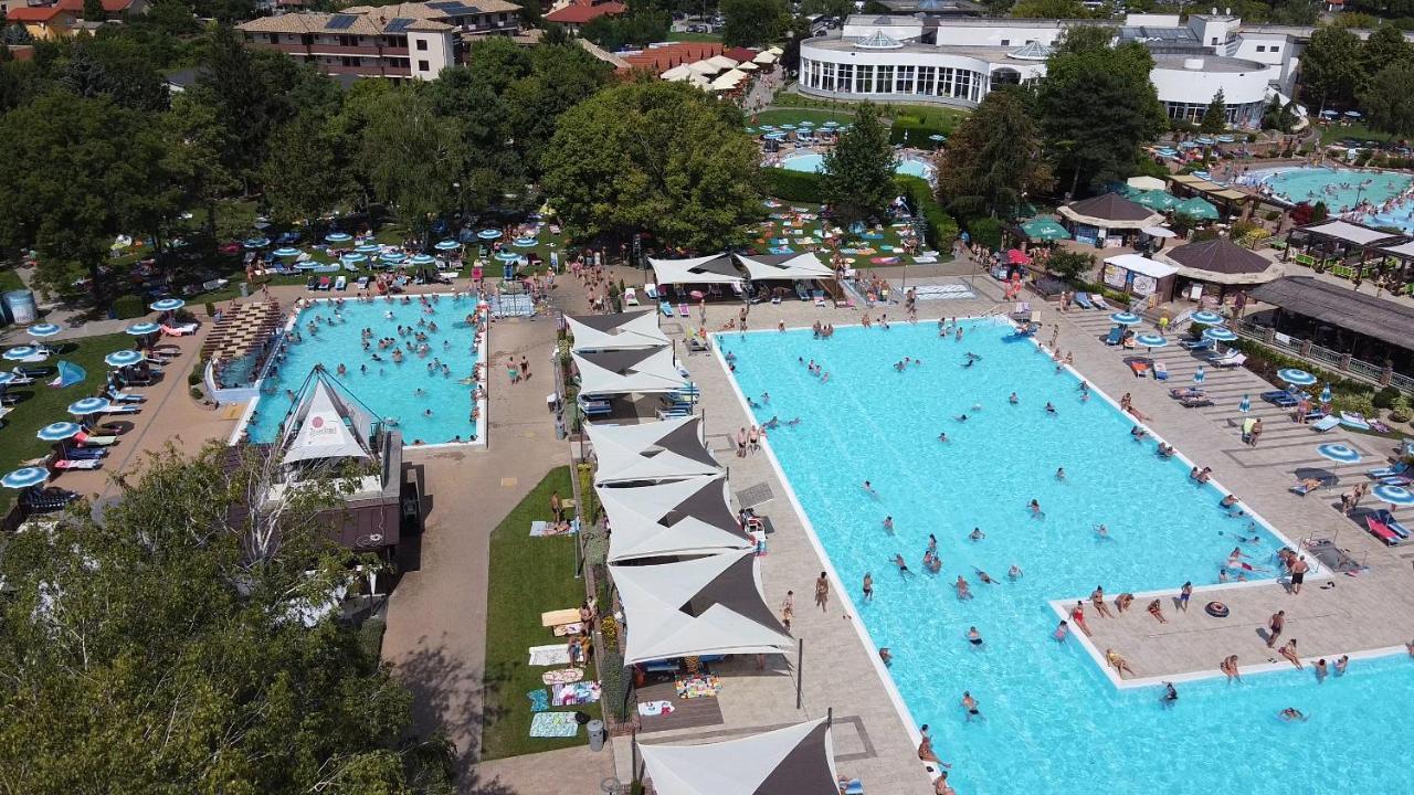 Rivapark Apartman Dunaszerdahely Kültér fotó